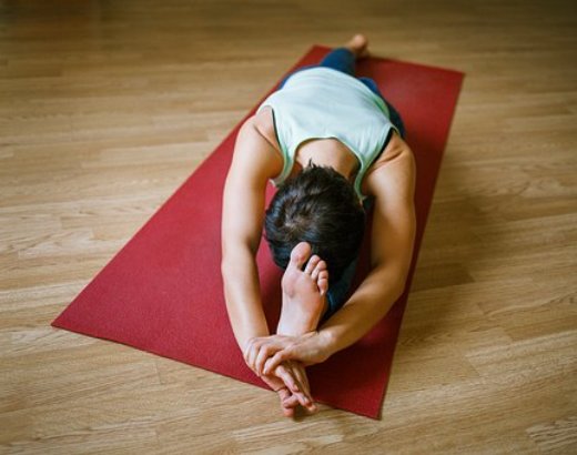 Pratiquer le yoga chez soi, est-ce possible ?