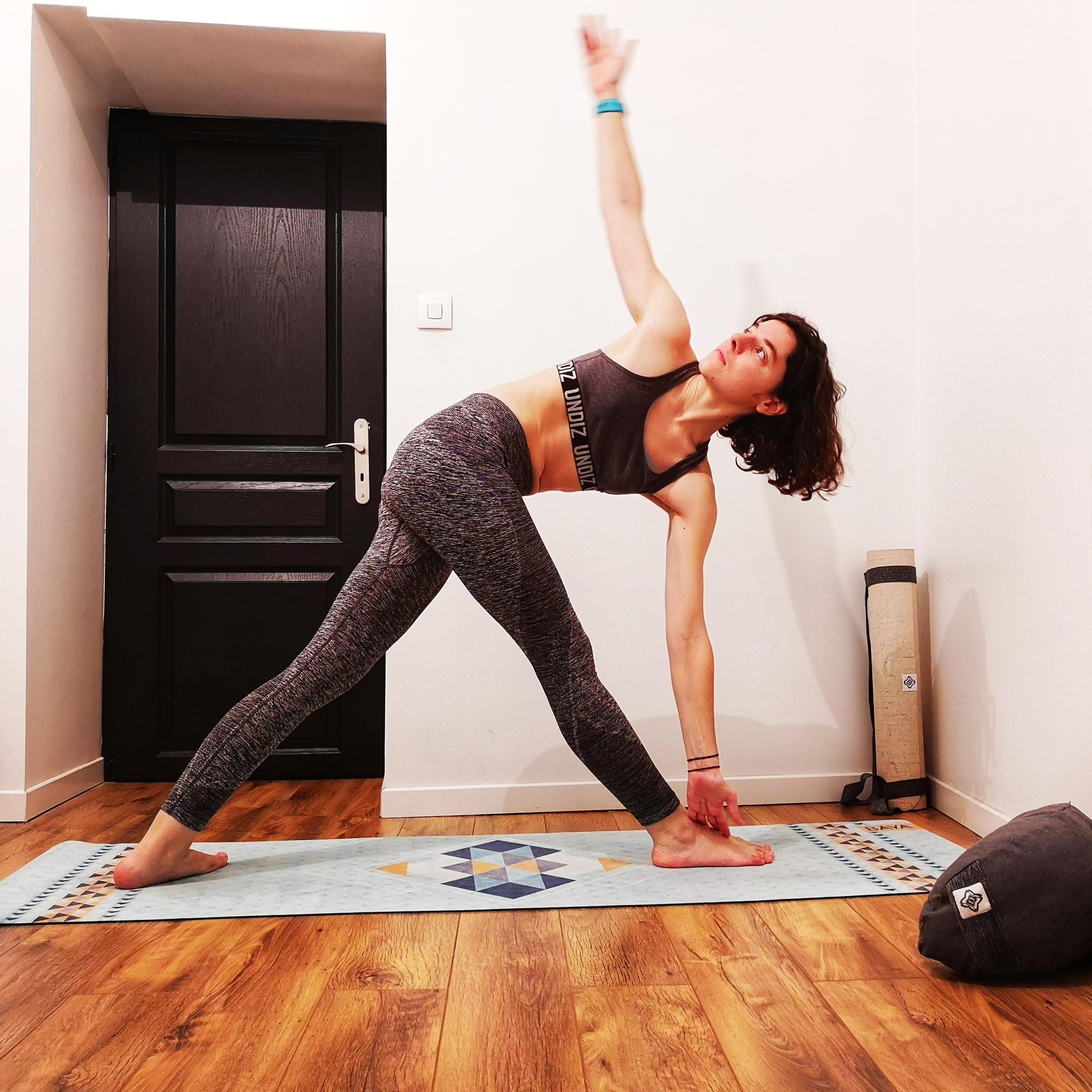yoga triangle inversé